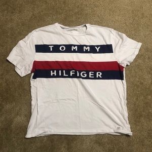 Tommy Hilfiger logo tee